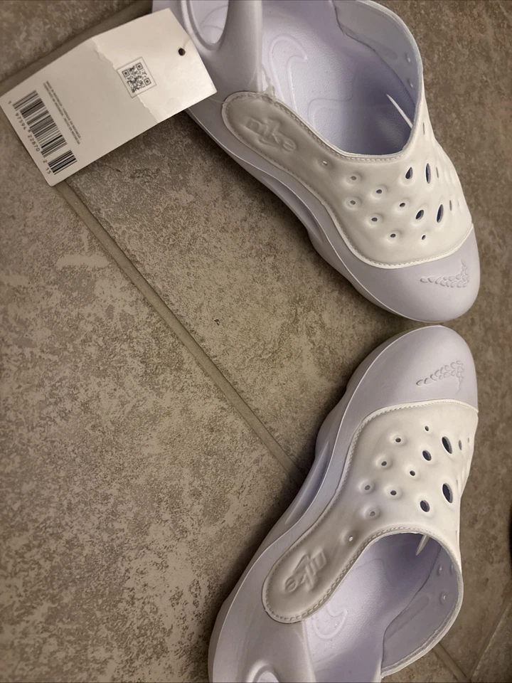 Sandalias Nike Aqua Swoosh blancas/platino puro Volt niños grandes talla 5y FV6363-100 Foto 4 de 4