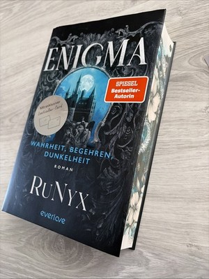 Enigma: A Dark Academia Romance von RuNyx mit Farbschnitt Und Lenticular-Card