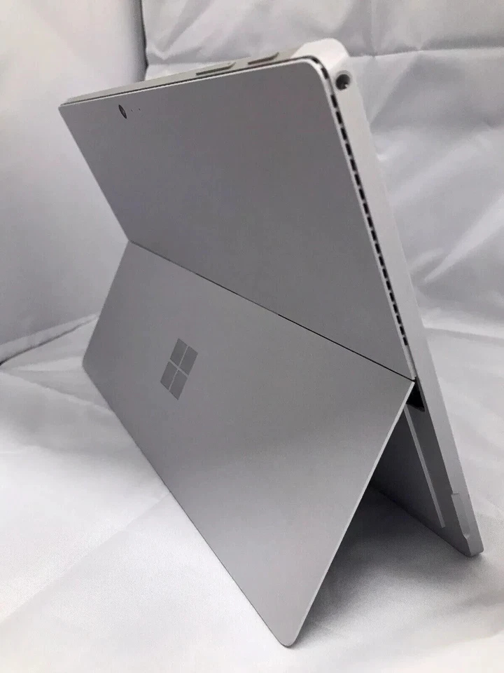 Microsoft Surface Pro 4, with detachable keyboard Intel i5, 4GB RAM 128 GB SSD - Image 4 of 4