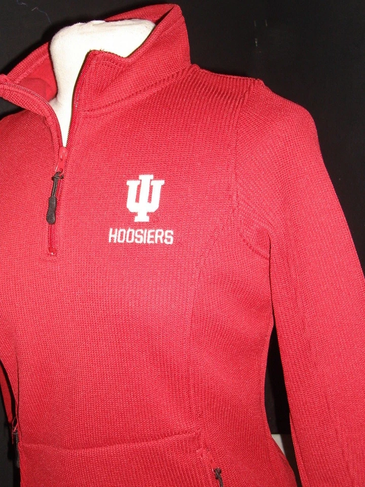  JAQUETA SUÉTER FEMININA COLISEU MALHA VERMELHA STRYKE 1/2 ZÍPER TAMANHO. HOOSIERS Indiana S - Imagem 3 de 4