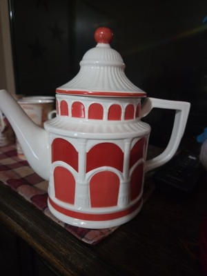 New Grace s Teaware Pink and White Scallop Fine Porcelain Teapot