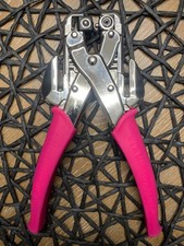 We R Memory Crop-A-Dile Hole Punch Eyelet Setter Hot Pink Never Used