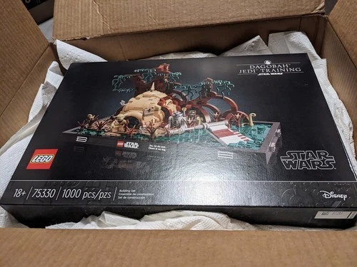 LEGO Star Wars Dagobah Jedi Training Diorama 75330 – New Sealed