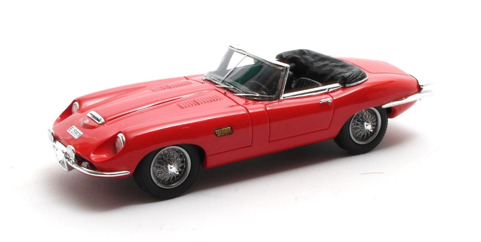 Matrix Jaguar E type Roadster Frua 1964 décapotable 1/43 en résine injectée