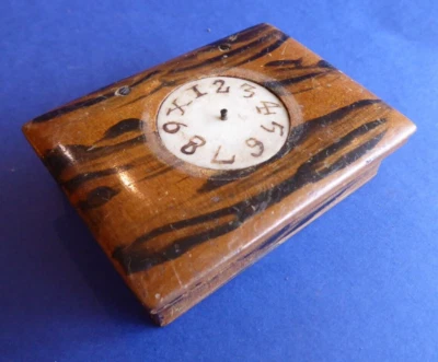 BOITE A JETONS EN BOIS PEINT 18ème siècle LOUIS XV / 18thC box 8cm par 6cm - Photo 1/4