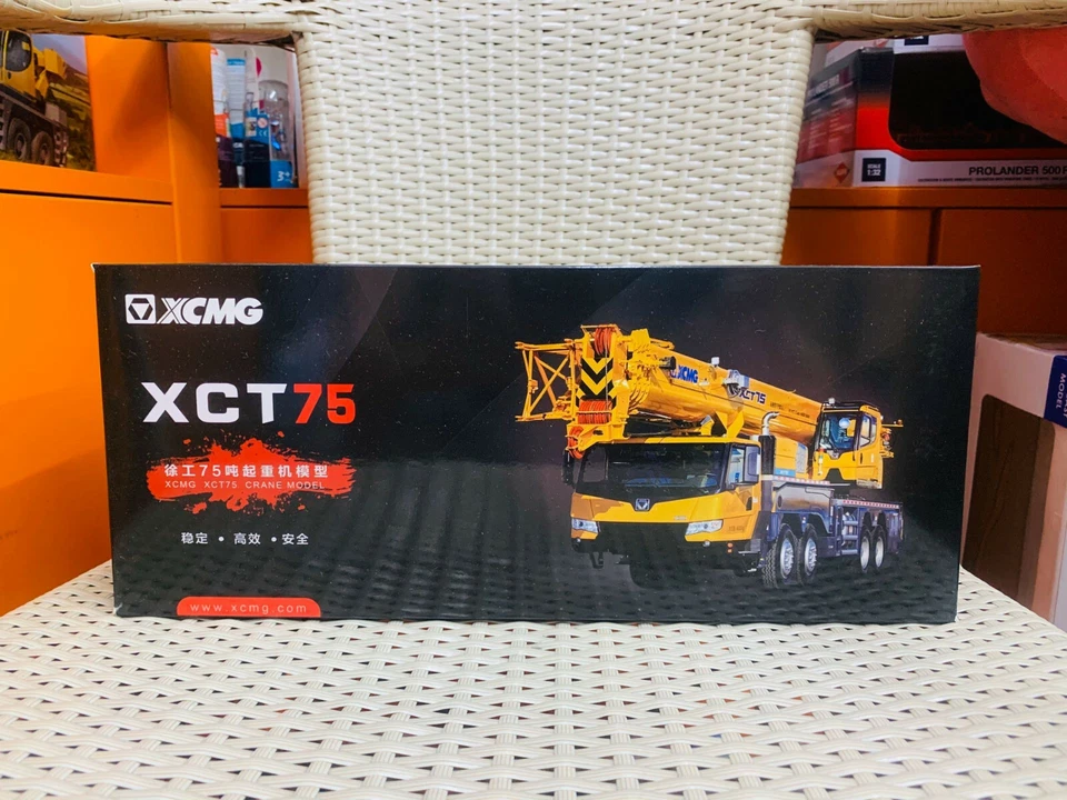 XCMG XCT75 Mobile Crane Model 1/50 Scale Die-Cast New in Original Box - Image 2 of 4