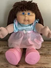 2004 Cabbage Patch Kid Play Along Girl Doll Brown Crimped Hair Blue Eyes