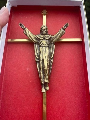 Vintage Brass Risen Christ Cross 10X5'' wall hanging box included made in USA
