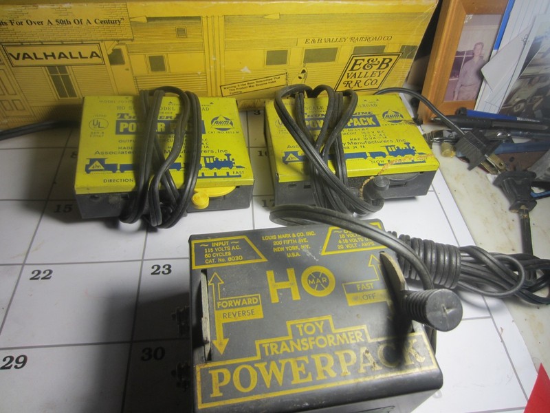 HO train accessories; Lot of three good working power packs.
