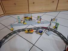 LEGO-Duplo Elektronik Eisenbahn 3325 mit Playmobil-Bahnhof
