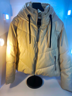 ZARA Women s Beige Hooded Full Zip Puffer Jacket w/ Zipped Pockets Short S