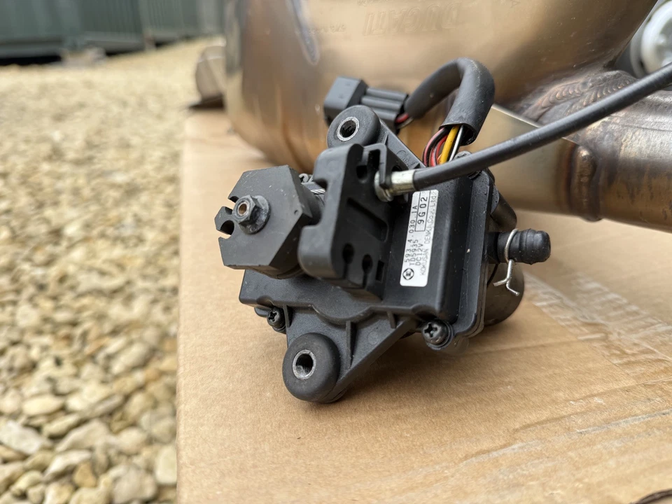 Ducati Diavel 1260 S Exhaust Silencer Muffler 2019-22 with Servo Valve - Image 4 of 4