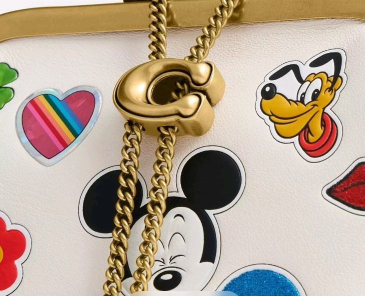 ま*こ様 COACH ショルダーバッグ F91498 ディズニー【515】 NWT Disney X Coach Kisslock Frame Bag 10 With Sticker Print. CDO91