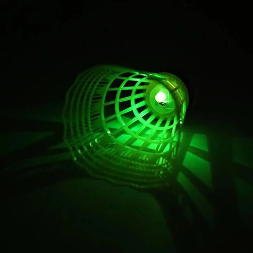 6x Volani LED Illuminazione Palline Badminton Nylon Schiuma Notte Gioco Esterno - Foto 8 di 10