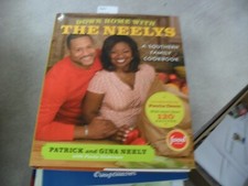  Down Home with the Neelys: A Southern Family Cookbook von Gina Neely, Paula Dis