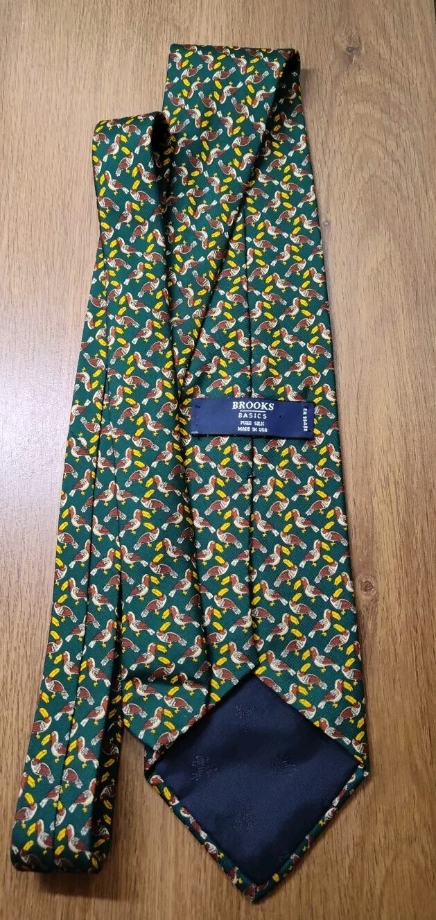 VINTAGE Brooks Brothers Basics Mens Silk Necktie Toucans All Over Print 59x3.5" thumbnail 9