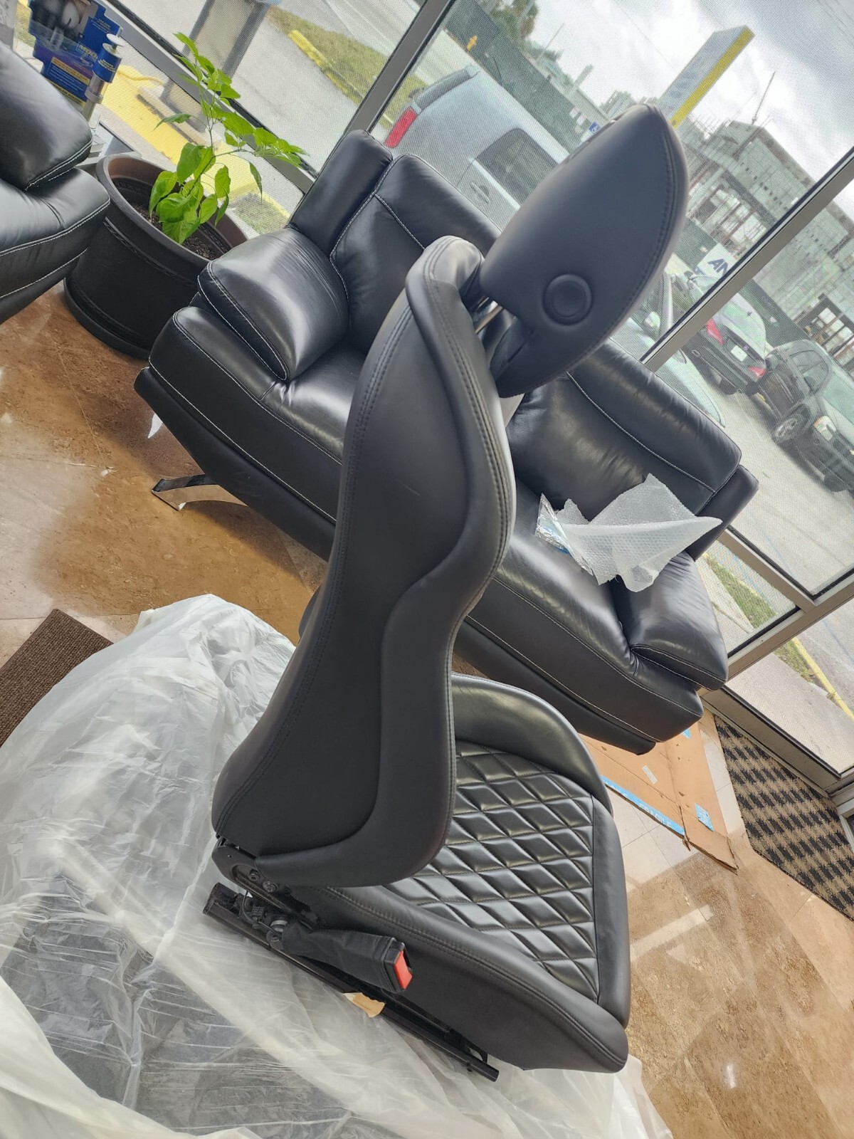 2012 Ferrari Calfornia D/L seat for sale. lumbar suport repaired/working