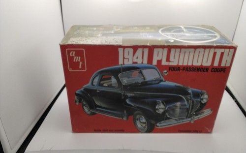 AMT 1941 Plymouth 4 passenger coupe 1/25 model hobby kit