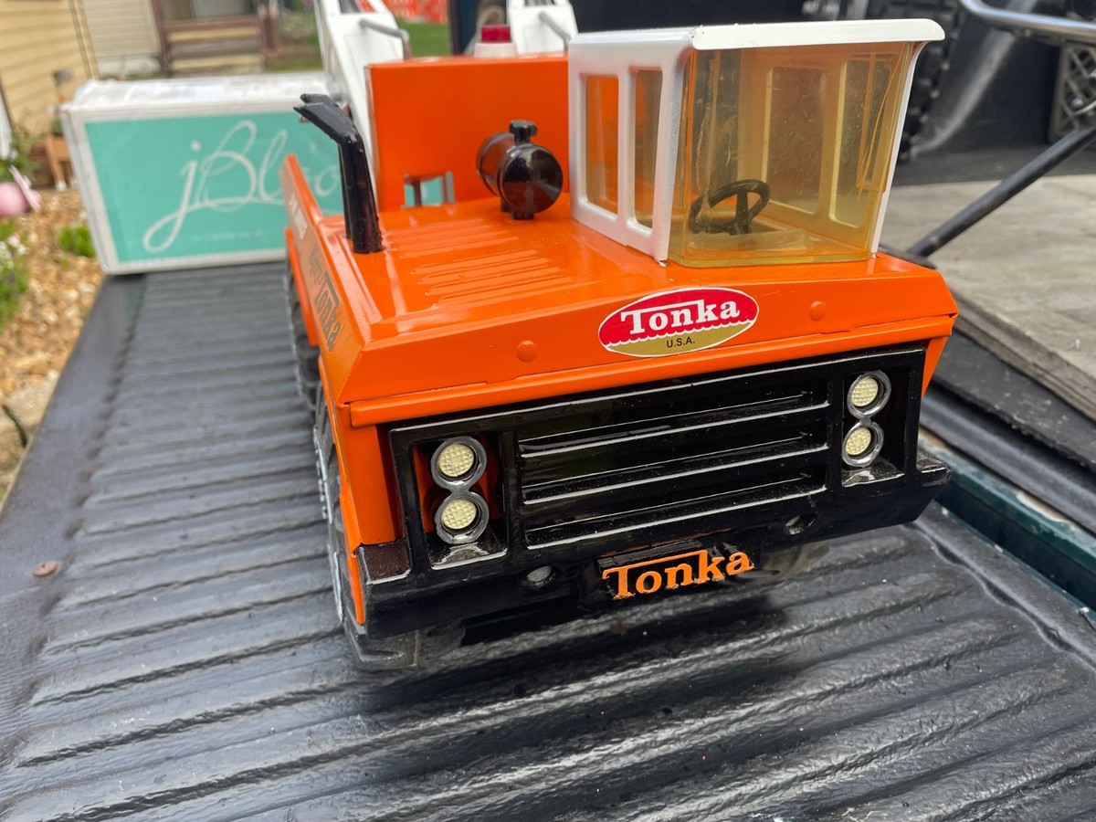 VINTAGE Mighty Tonka Orange Double Boom Tow Truck AA Wrecker 24