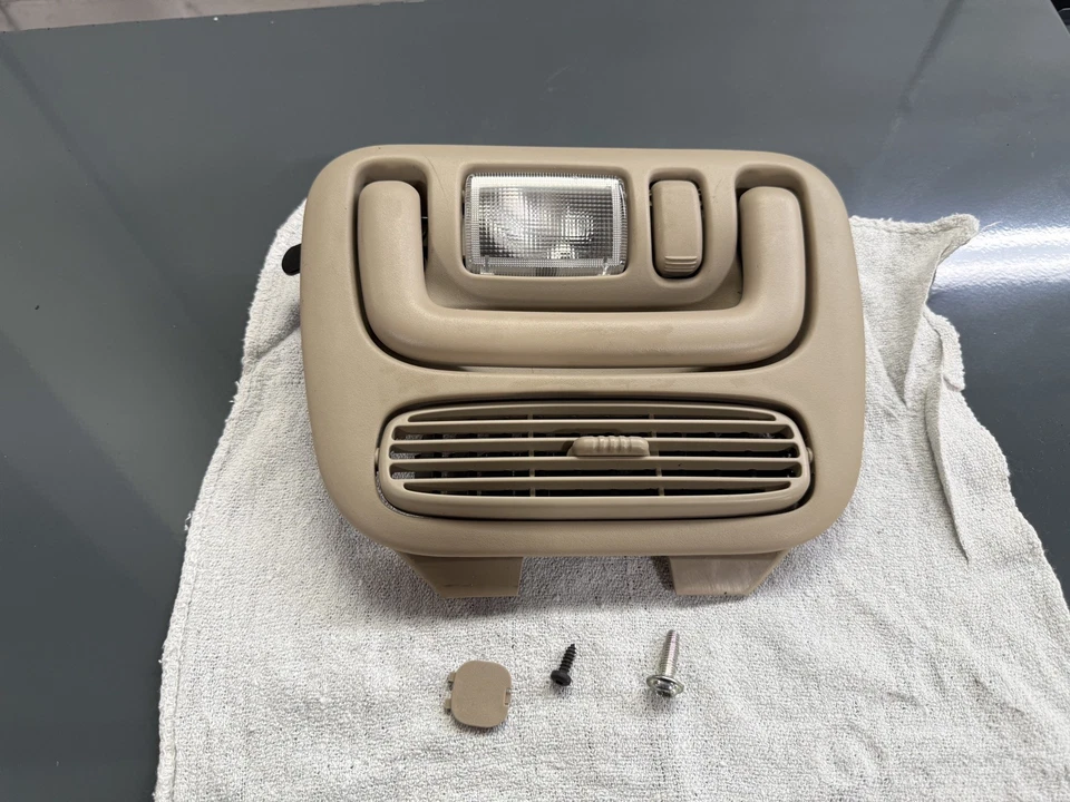 2004-2010 TOYOTA SIENNA LEFT REAR OVERHEAD DOME LIGHT A/C VENT PANEL OEM USED - Image 2 of 4