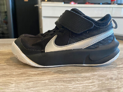 black nike finish line
