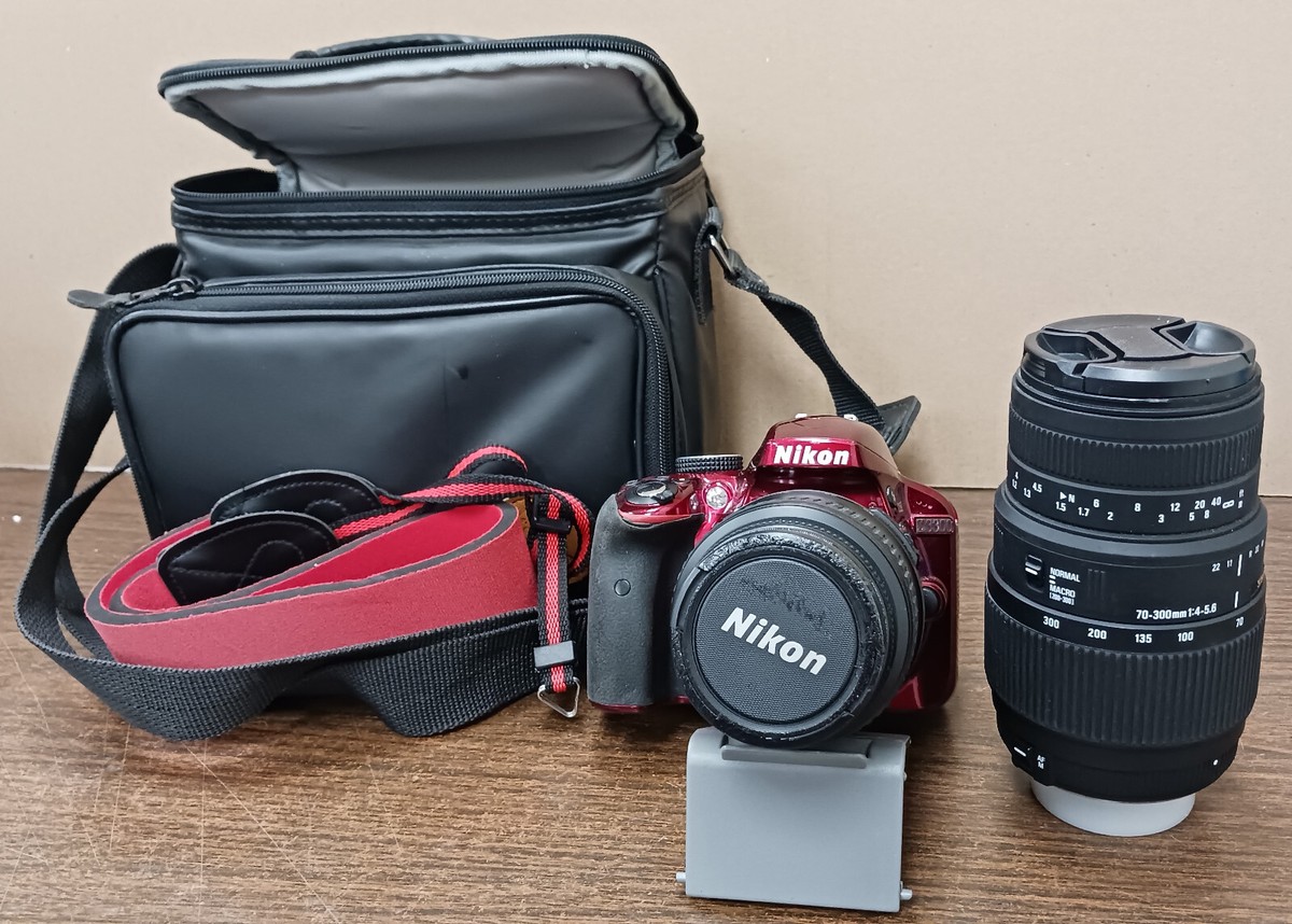 NIKON D3300 DIGITAL SLR CAMERA - RED - 2 LENSES - CASE- BATTERY 