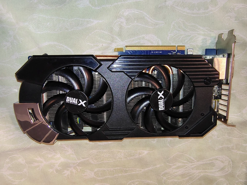 Sapphire Dual-X Radeon HD 7950 3GB GDDR5 Graphics Card PCI-E HDMI DVI Works! - Image 2 of 4