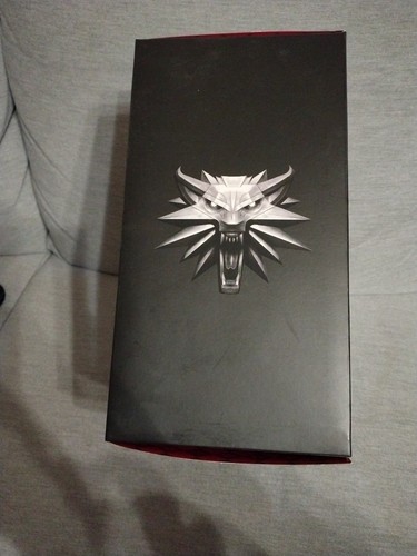*The Witcher" Geralt Action Figure Wild Hunt 24 Cm Bear Armor Dark Horse NUOVO - Foto 5 di 7