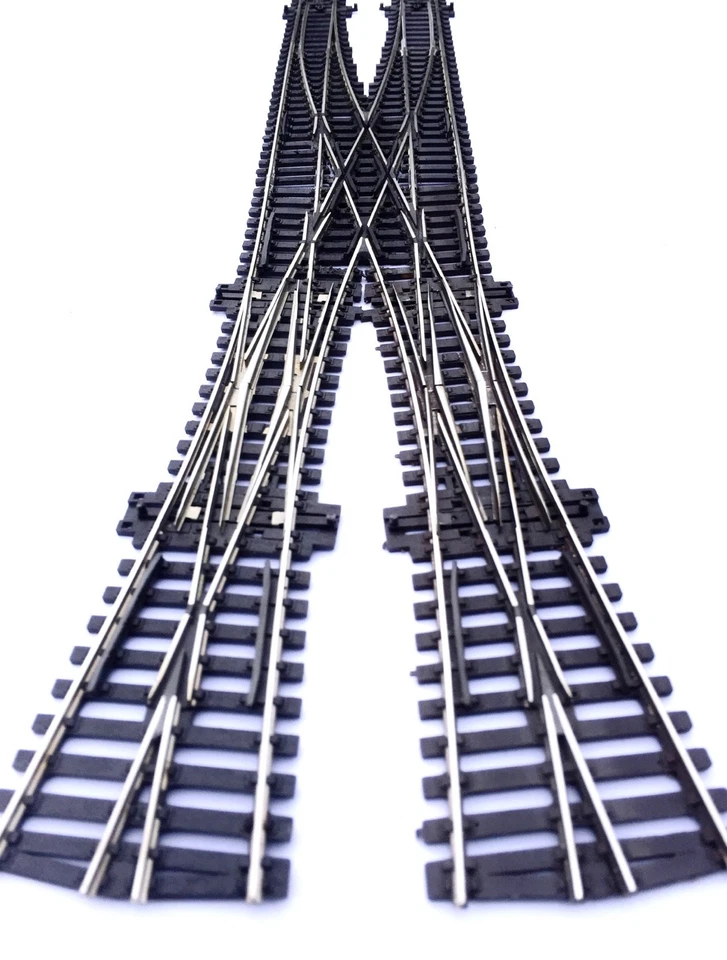 Peco based OO Scissor Crossover 2 tracks into 4 DCC only space saver fiddle yard - Image 3 of 4