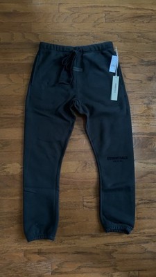 Essentials Fear of God Men s Black Logo Jogger Pants S Pockets Drawstring NWT