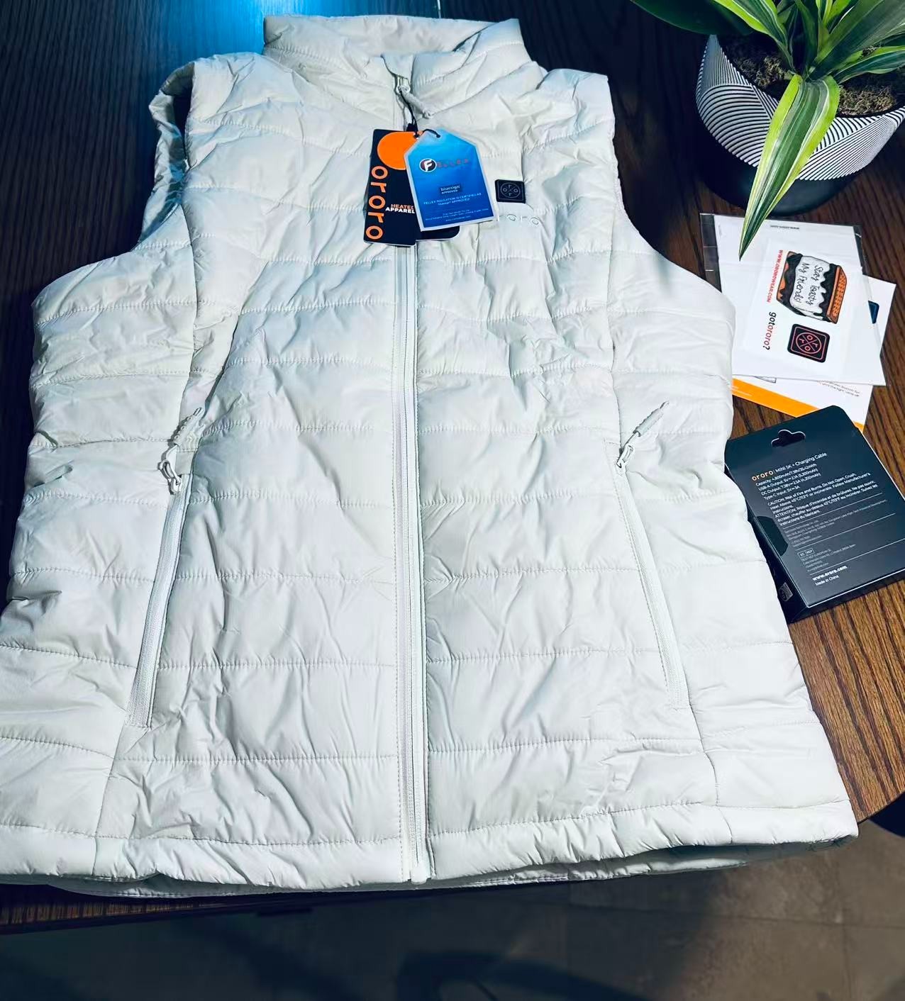 ORORO Women’s Lightweight Heated Vest USB-C Battery Puffer Heating Vest White-W