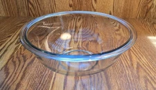 Pyrex Home Essentials Clear Glass 325 2.5 Quart Nesting Mixing Serving Bowl VGC