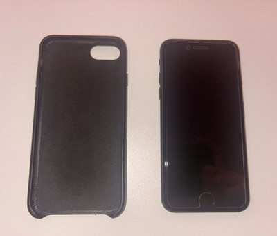 Apple iPhone SE - wie neu - 128 GB Schwarz (Modell A2296) - ohne OVP & Zubehör