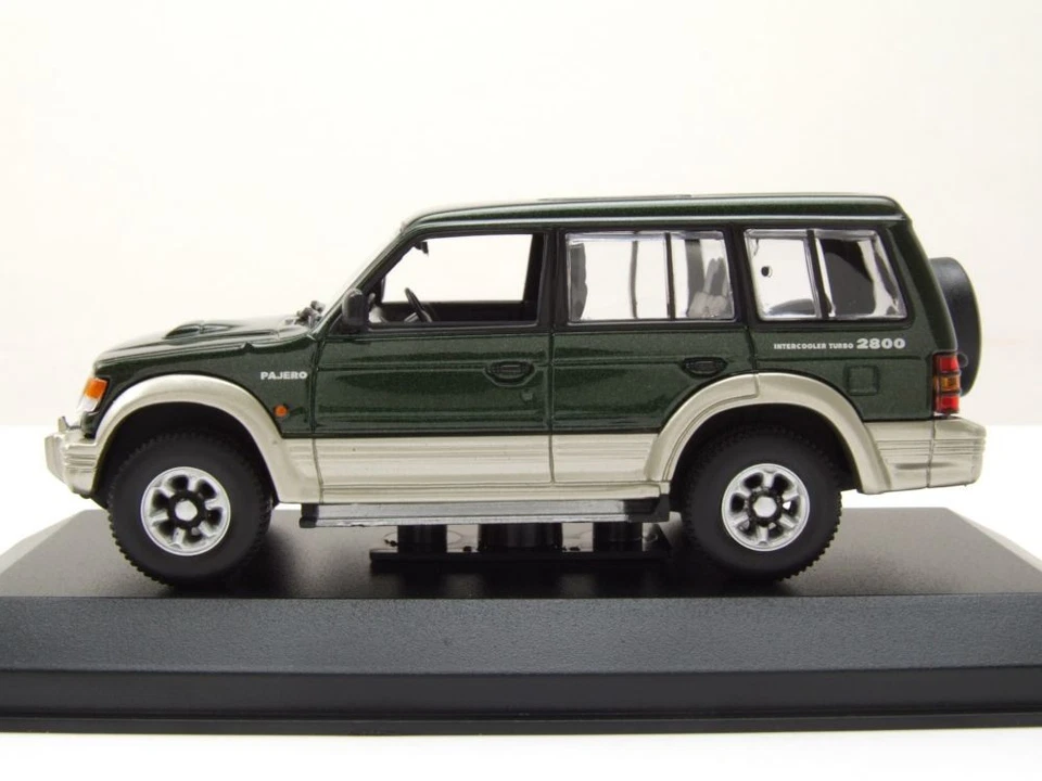Mitsubishi Pajero Lwb 1991 Verde Metallico Modellino Auto 1:43 Maxichamps - Immagine 3 di 4
