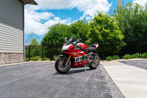 2022 DUCATI PANIGALE Championship 20th Edition Collector Quality ONLY 90 Miles