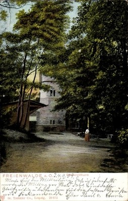 Ak Bad Freienwalde an der Oder,  Park, Turm, Frau, Bäume,  - 4999497