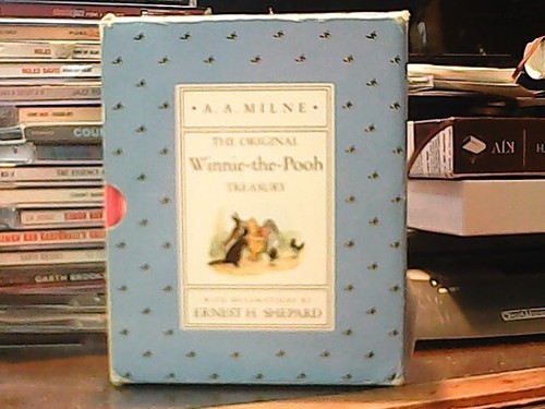 Original Winnie the Pooh Treasury by Alan Alexander Milne (1990, HCs 8