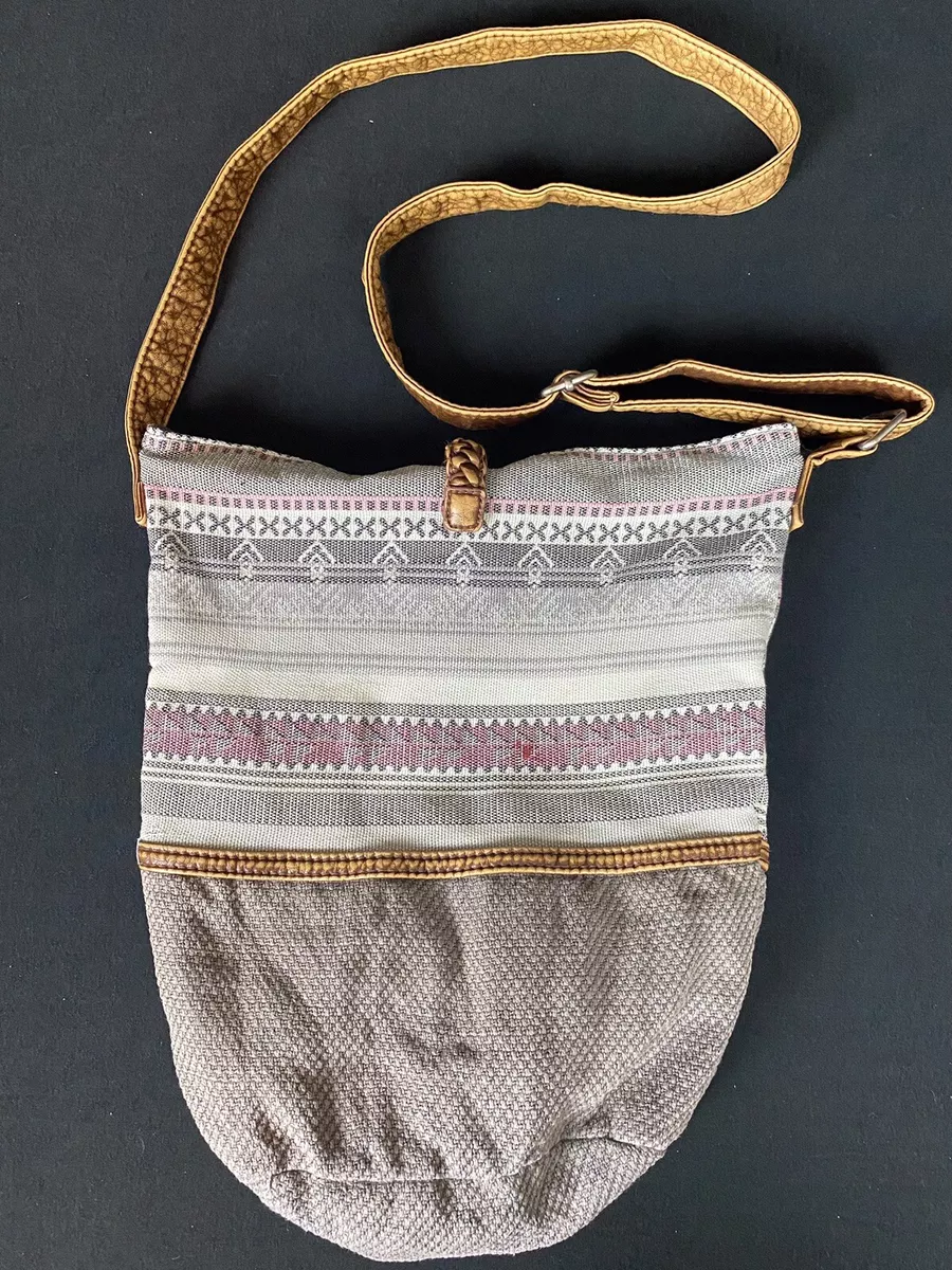 Aeropostale best sale crossbody bag