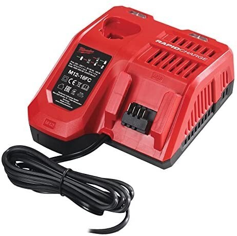 Milwaukee M12-18FC Caricatore Rapido Multitensione - Serie Professional