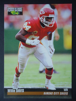 NFL 379 Willie Davis Kansas City Chiefs Pro Line Classic 1995