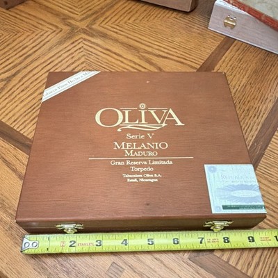 Empty cigar box - Oliva Serie V Melanio Maduro Gran Reserva Limitada Torpedo 