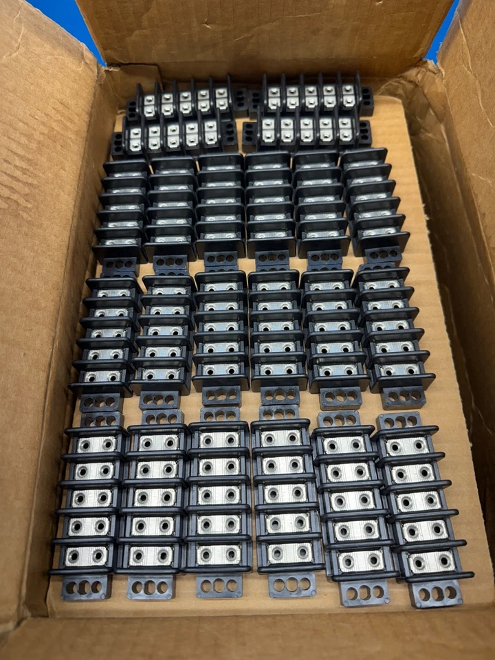 Caja de 154 - Bloques de barrera de 5 polos Cooper Bussmann TB300-0500 Magnum TB3 Foto 4 de 4