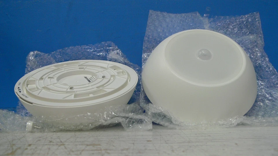 Beams MB990 300 Lumen LED UltraBright Wireless Battery Powered Motion Sensing. - Image 3 of 3