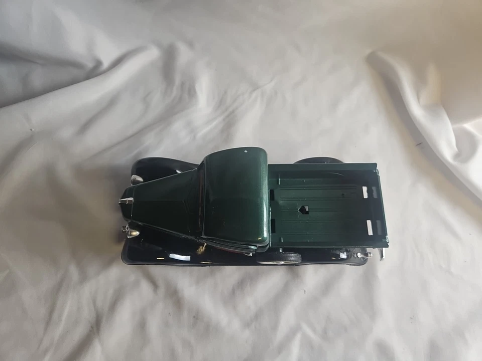 NOS 1998 Solido Coca-Cola 1936 Ford V8 Delivery Truck 1:18 Scale Diecast #BXJ - Image 2 of 4