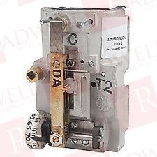 JOHNSON CONTROLS T-5002-202 / T5002202 (NEW IN BOX)