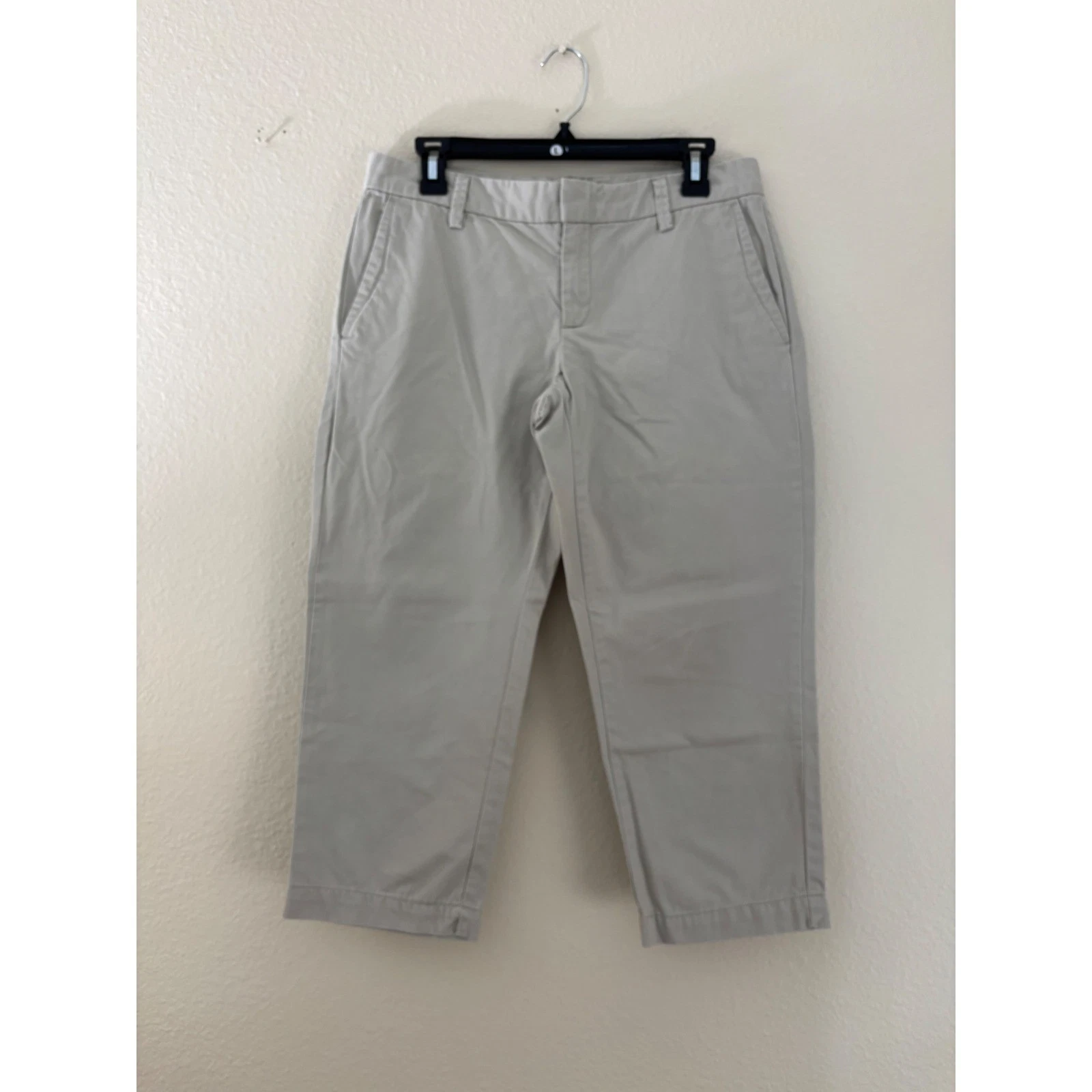 Gap Womens Khaki Chino Capri Pants Tan Mid Rise Cropped Trousers Size 6 A1032