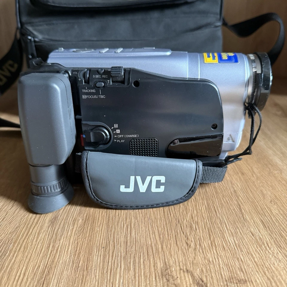 JVC GR-SXM161U Super VHS-C Compact VHS Camcorder Video Movie - Untested Spares - Image 4 of 4