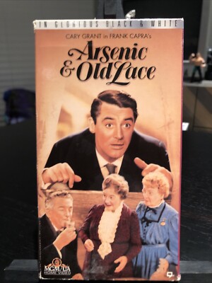 Arsenic and Old Lace (VHS 1992) 1944 Cary Grant Frank Capra B&W RARE HTF NM 