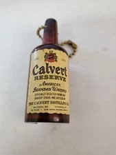Calvert Reserve Whiskey Bottle Coin Holder Keychain S401G