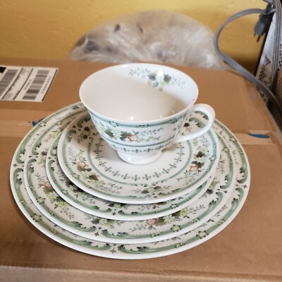 PROVENCAL TC1034 by Royal Doulton 5 Piece Place Setting NEW NEVER USED England